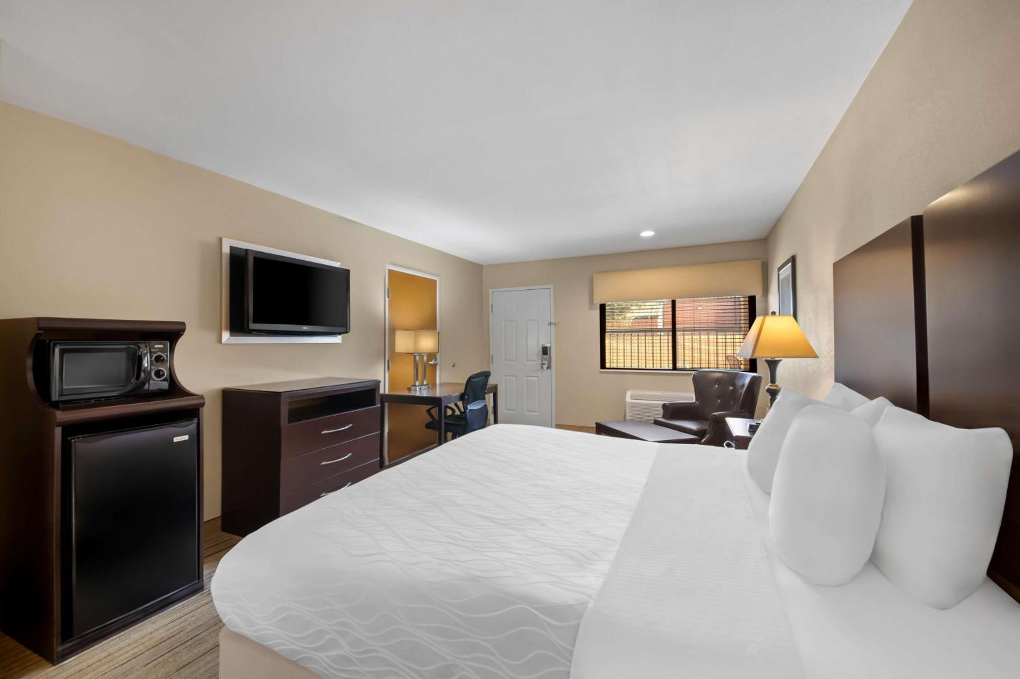 Best Western Cedar Inn Сидър Парк Екстериор снимка