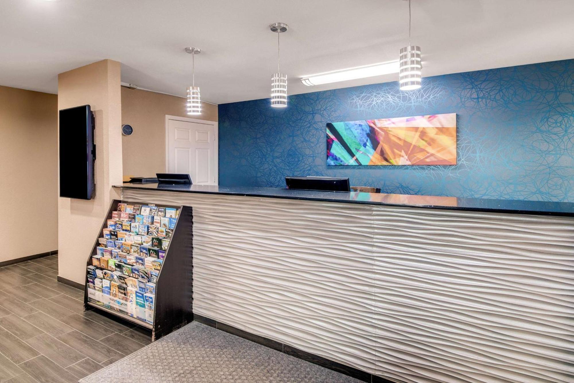 Best Western Cedar Inn Сидър Парк Екстериор снимка