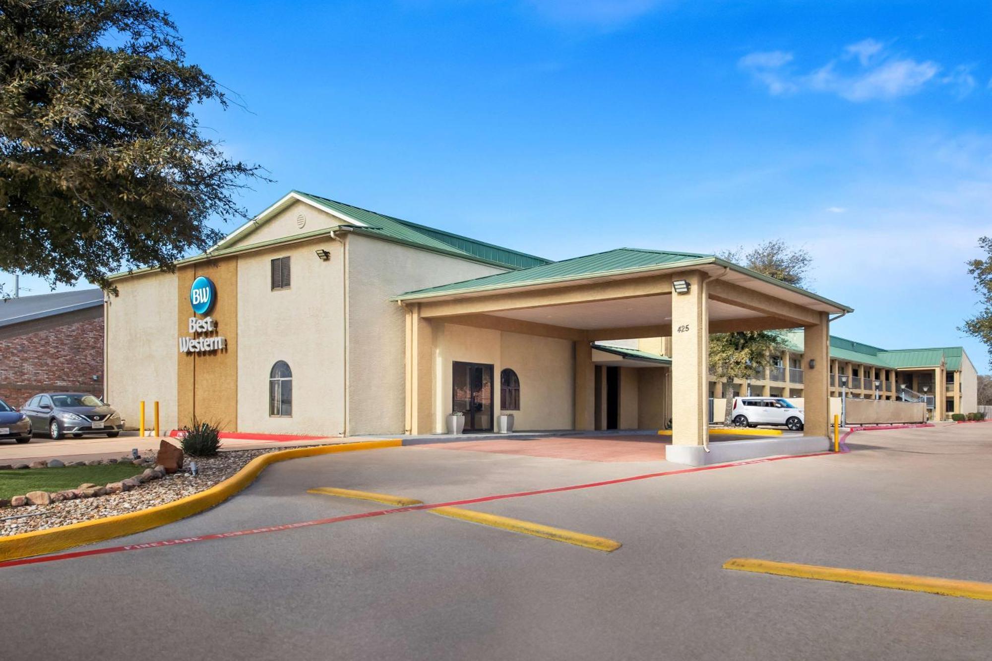 Best Western Cedar Inn Сидър Парк Екстериор снимка